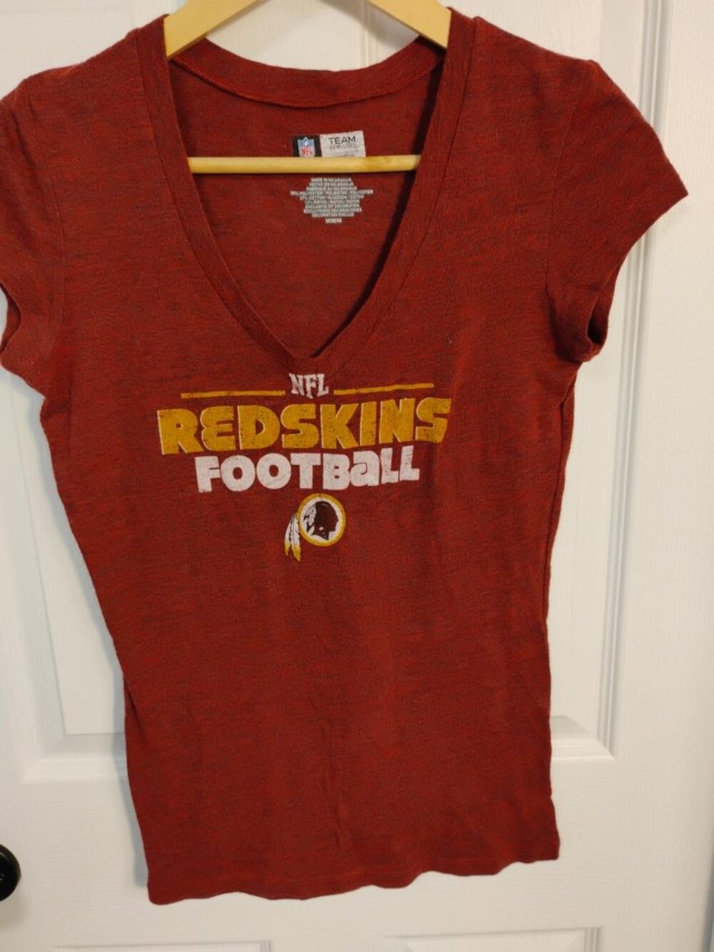 Washington Redskins NFL Women’s Medium Burgundy Deep V-Neck T-Shirt